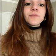 Mi offro come insegnante di italiano. Sono laureata in Lettere Moderne e sto frequentando il corso Magistrale in Filologia Moderna